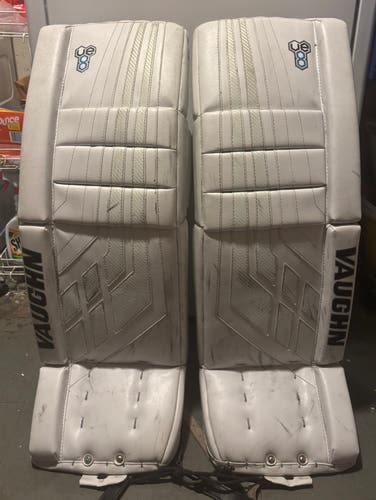 32" Vaughn Velocity V8 Goalie Leg Pads (Used)