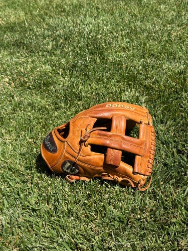 Wilson A2000 EL3 RH Baseball Glove 11.75" (Used)