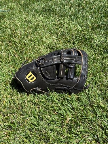 Wilson A2000 RH First Base Baseball Glove 12" (Used)