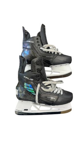 TRUE Hockey Skates SVH Custom Brand new Size 8  Never worn pro custom skates size 8