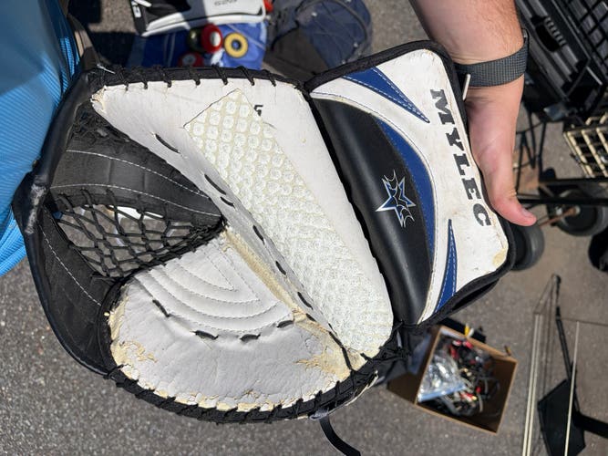 Mylec 7000 Full Right goalie glove (Used)