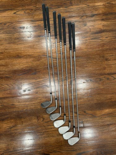 2018 Cobra F-Max Superlite Right Handed Iron Set Regular Flex (7 Clubs) #5 - #9, PW, GW (Used)