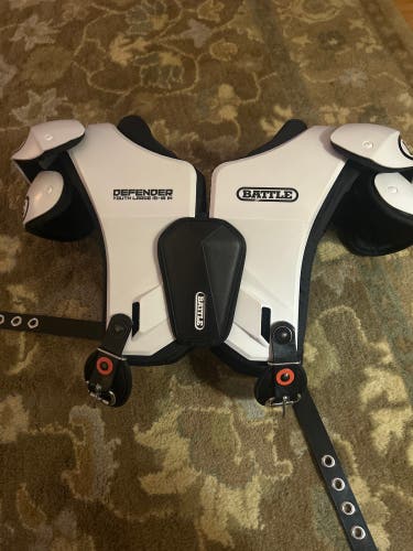 Large Youth Battle Defender Shoulder Pads (Used)