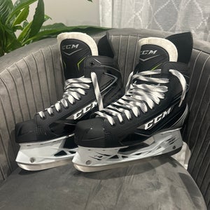 BRAND NEW Black 2019 CCM Ribcor 74K Hockey Skates 10.5 (New)