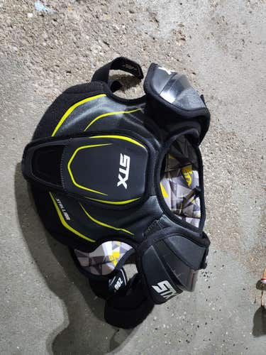 Medium Youth STX Stallion 200+ Shoulder Pads (Used)