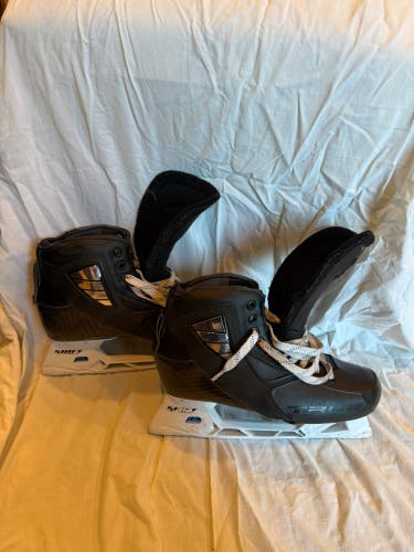 True 2 Piece Hockey Goalie Skates 10.5 (Used)