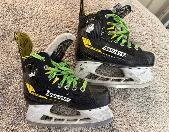 2022 Bauer Supreme M4 Hockey Skates Size 3 (Used)