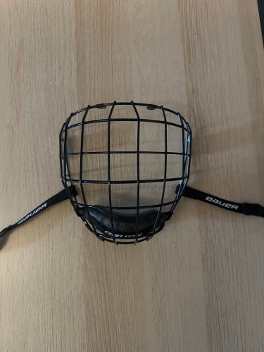 Large Bauer Profile II Facemask Oreo - Like New
