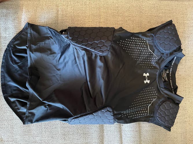 Under Armour Gameday 5-pad shirt (Adult Medium) (Used)