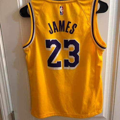 Nike NBA Los Angeles Lakers LeBron James #23 Jersey – Youth Medium – Dri-FIT Gold