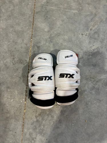Medium/Large Adult STX Stallion 500 Arm Pads (Used)