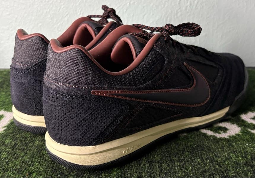US Men's 12 - Nike Gato “Black Red Sepia” IB6650-001, Rare