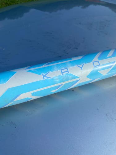 2025 Louisville Slugger Kryo Composite Bat (-10) 22 oz 32" (Used)