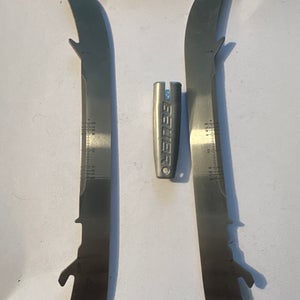 Bauer Fly-X 238mm size 4-4.5 (New)