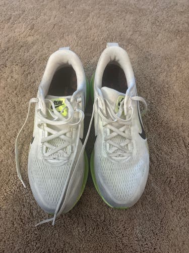 Men's Size M 10.0 (W 11.0) Adult Nike Zoom Vomero Shoes (Used)