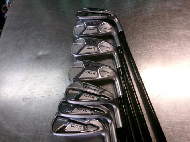 Used Cleveland LAUNCHER UHX Mens Iron Set RH 4I-GW/AW 11868-S000070589