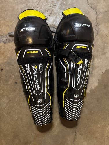 Senior CCM Tacks 3092 15" Shin Pads (Used)