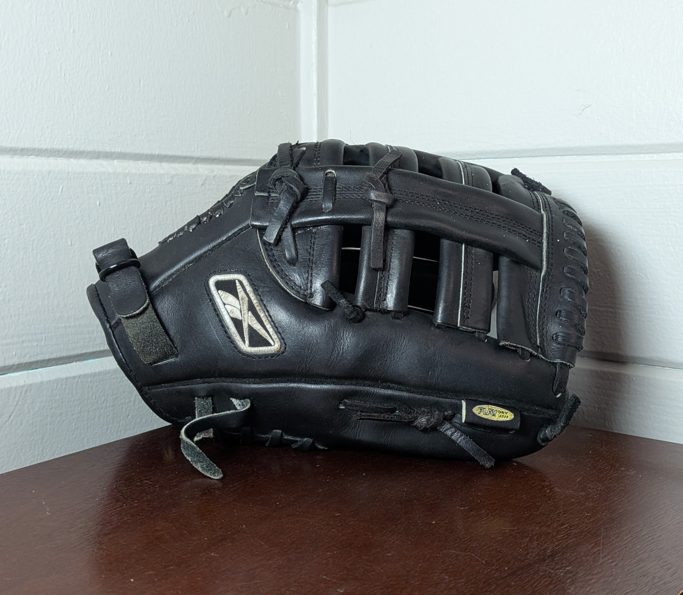 Reebok vr6000 Baseball Glove | New and Used on SidelineSwap