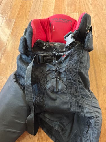 Men's Junior Small Bauer Vapor X900 Lite Hockey Pants (Used)