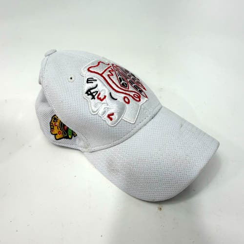 Used White Chicago Blackhawks Reebok Hat | Senior Large/XL | R104