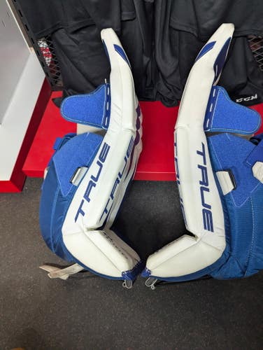 30" 2023 True Catalyst 7X3 Goalie Leg Pads (New)