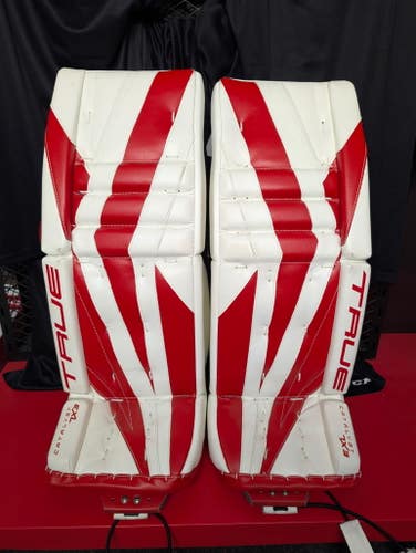 30" 2023 True Catalyst 7X3 Goalie Leg Pads (New)
