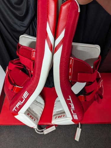 35" 2025 True L20.2 Goalie Leg Pads (New)