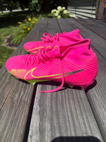 Pink Men's Size M 8.5 (W 9.5) Nike Mercurial superfly 9 Molded Cleats Cleats (Used)