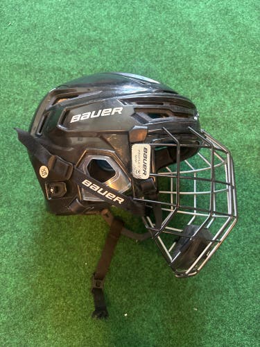 Black Medium Bauer Re-Akt 150 Helmet (Used)