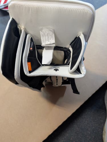 2023 CCM Axis 2 Regular (New)