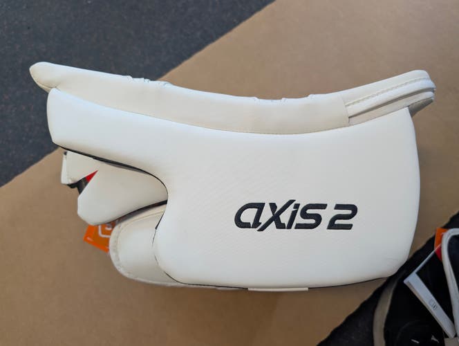 2023 CCM Axis 2 Regular (New)
