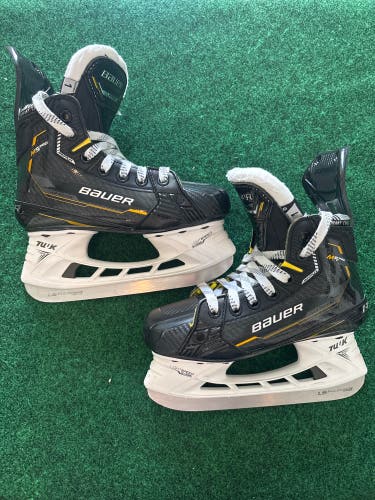 Junior Bauer Supreme M5 Pro Hockey Skates (Regular) Size 1 (Used)