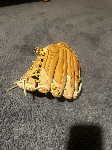ARIA ice cream RH Infield Baseball Glove 12" (Used)