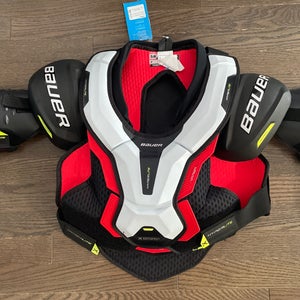 Medium Senior Bauer Vapor Hyperlite Shoulder Pads (New)