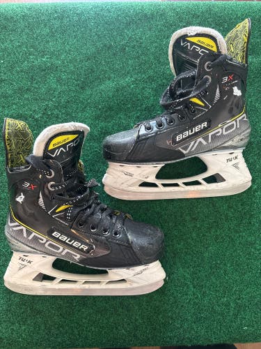 Junior Bauer Vapor 3X Hockey Skates (Extra Wide) Size 3 (Used)