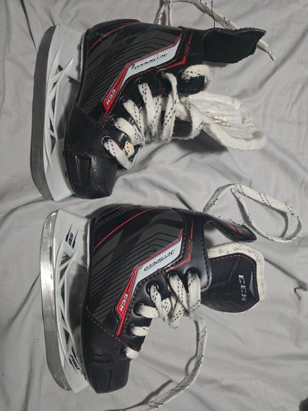 Black/White CCM JetSpeed 250 Hockey Skates Regular Width 9 (Used)