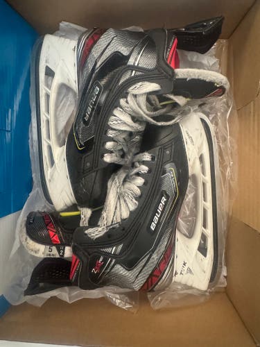 2019 Bauer Vapor 2X Pro Hockey Skates Size 5 (Used)