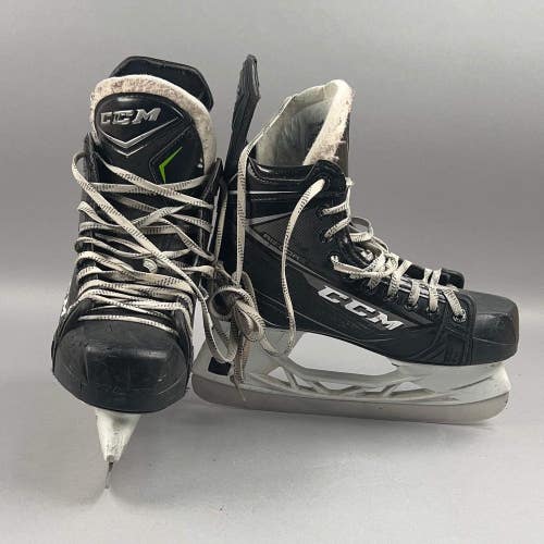 CCM Ribcor 78K Size 6.5 Intermediate Hockey Skates
