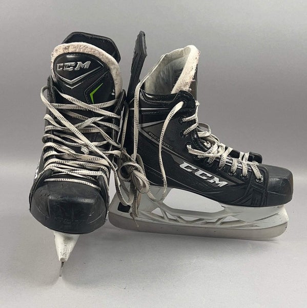 CCM Ribcor 78K Size 6.5 Intermediate Hockey Skates