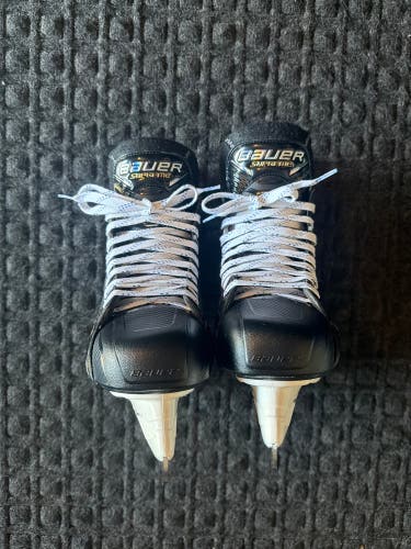 Bauer Supreme Mach Hockey Skates Regular Width 9.5 (New)