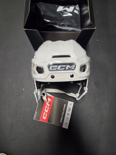 Senior Medium CCM Tacks X Pro Helmet Only brand New white