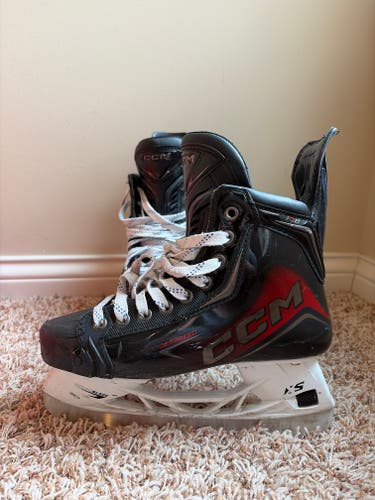 Black 2025 CCM Jetspeed FT8 Hockey Skates Regular Width (Used)