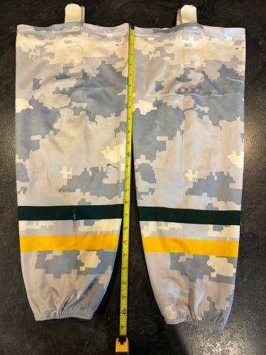 White Senior Medium Premium Socks (Used)