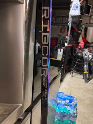 Intermediate CCM Ribcor Trigger 9 Left Hand Hockey Stick P28 55 Flex (New)