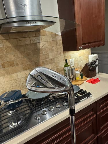 Men's 9 Iron TaylorMade SIM2 MAX Right Handed Iron Stiff Flex (Used)