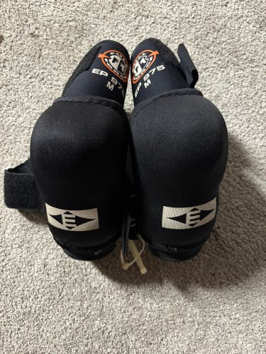Easton Full Force 975 elbow pads - new old stock