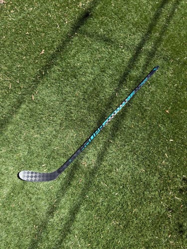Intermediate Bauer Pulse Right Handed Hockey Stick P28 65 Flex (New)