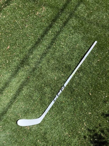Intermediate CCM Ribcor Trigger 9 Pro Right Handed Hockey Stick P28 55 Flex (Used)