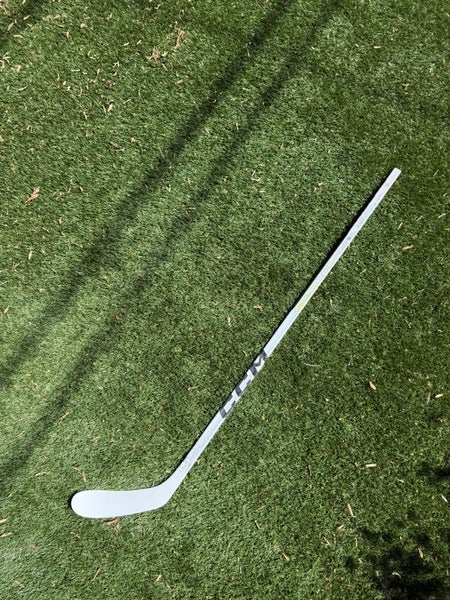 Intermediate CCM Ribcor Trigger 9 Pro Right Handed Hockey Stick P28 55 Flex (Used)