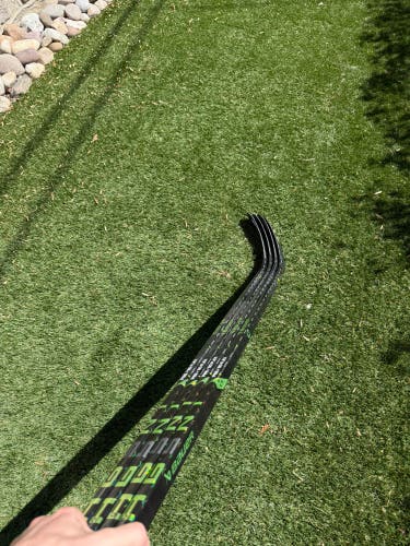 Junior Bauer AG5NT Right Handed Hockey Stick P28 50 Flex (Used)